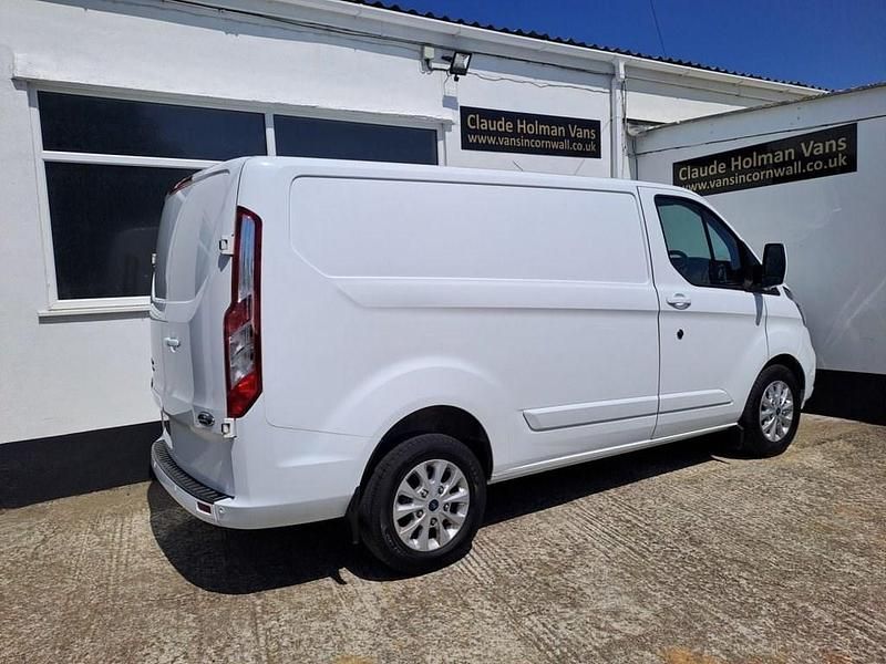 Used Ford Transit Custom Limited 130 HP (95 kW) 2022 White Van