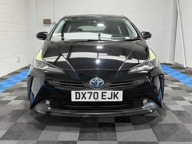 Used Toyota Prius Active 140 HP (102 kW) 2026 Black Hatchback
