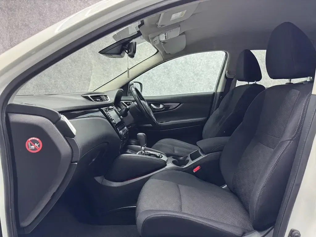 Used Nissan Qashqai N-Connecta 2016 White SUV