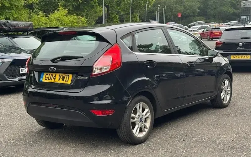 Usado Ford Fiesta Zetec 101 CV (74 kW) 2017 Utilitario