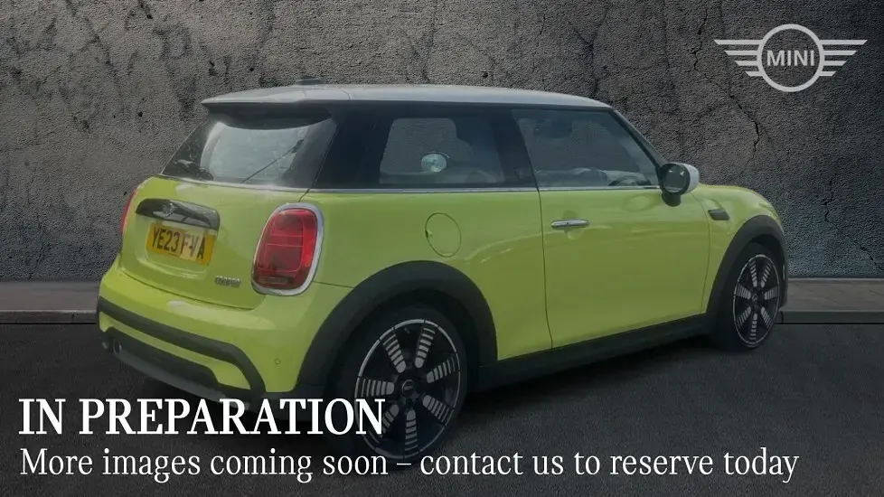 Usado Mini Cooper Exclusive 134 CV (98 kW) 2023 Amarillo Utilitario