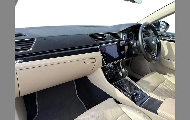 Used Skoda Superb 147 HP (108 kW) 2019 Grey Estate