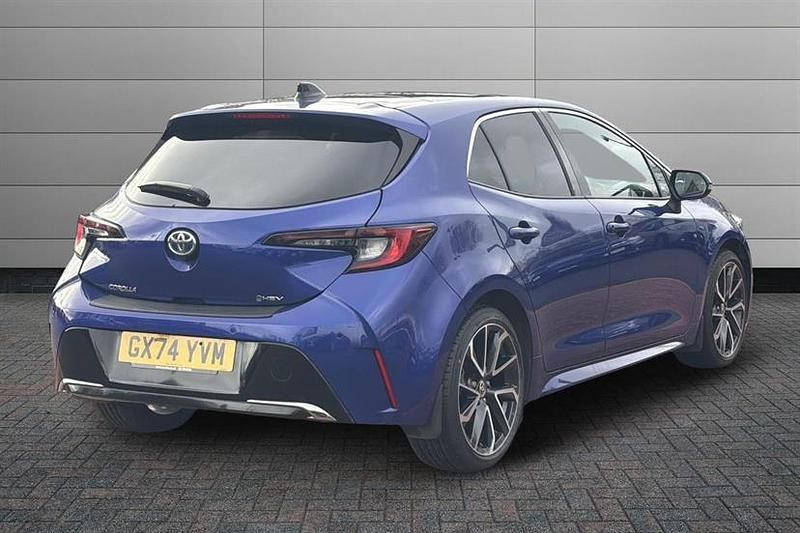 Used Toyota Corolla 140 HP (102 kW) 2024 Obsidian blue Hatchback