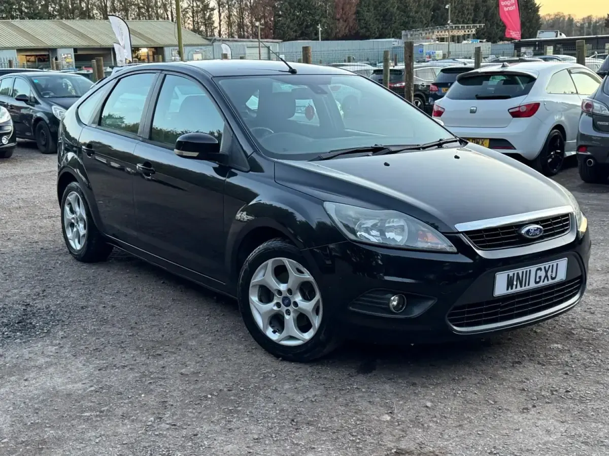 Second-hand Ford Focus Sport 99 CP (72 kW) 2011 Negru Hatchback