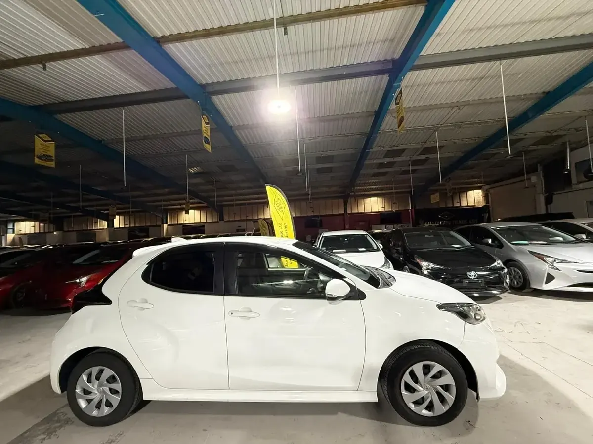 Used Toyota Yaris Hybrid 2026 White Hatchback