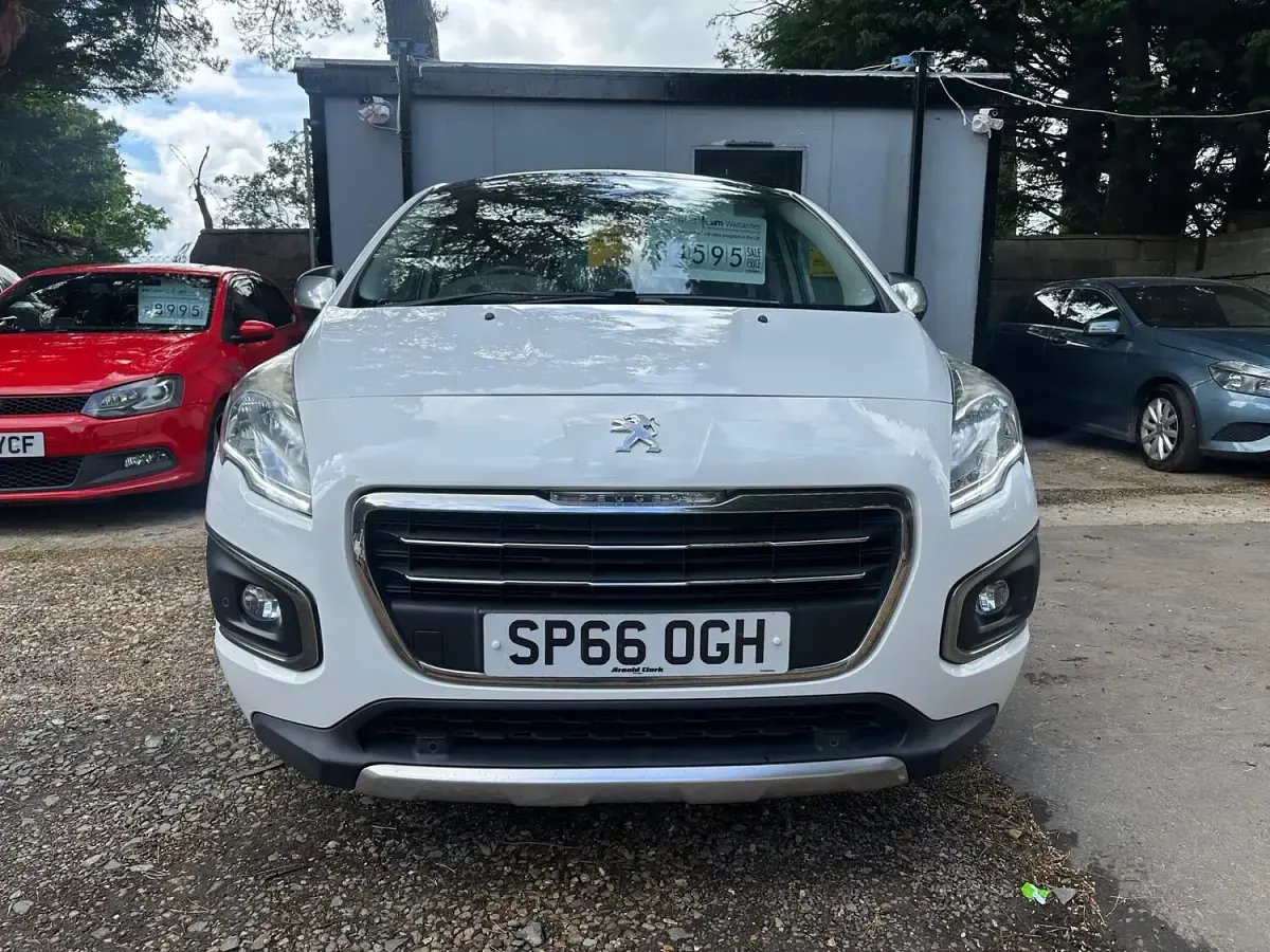 Used Peugeot 3008 Allure 2016 White Hatchback