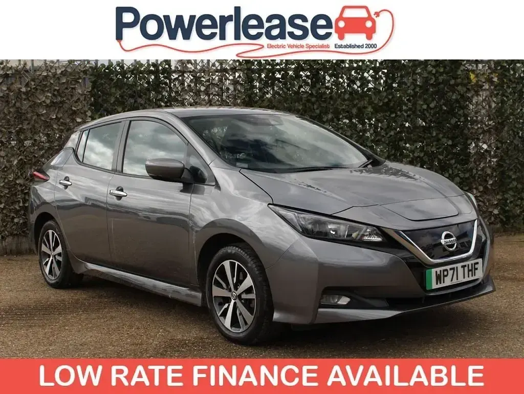 Usado Nissan Leaf Acenta 110 kW (150 HP) 2021 Cinzento Citadino