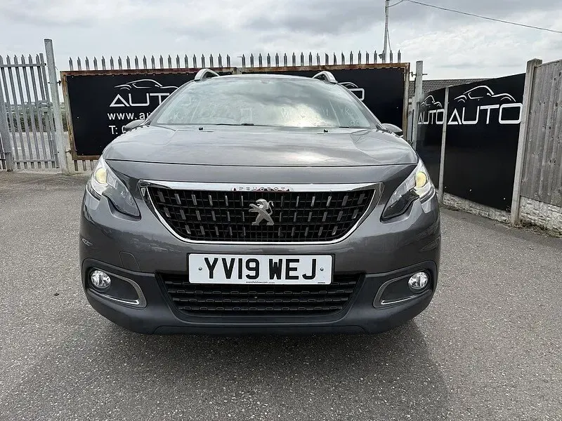 Used Peugeot 2008 Active 81 HP (59 kW) 2019 Grey SUV