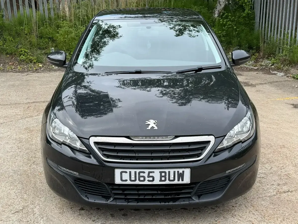 Used Peugeot 308 Access 100 HP (73 kW) 2015 Black Hatchback