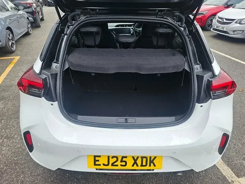 Used Vauxhall Corsa Ultimate 100 HP (73 kW) 2025 White Hatchback