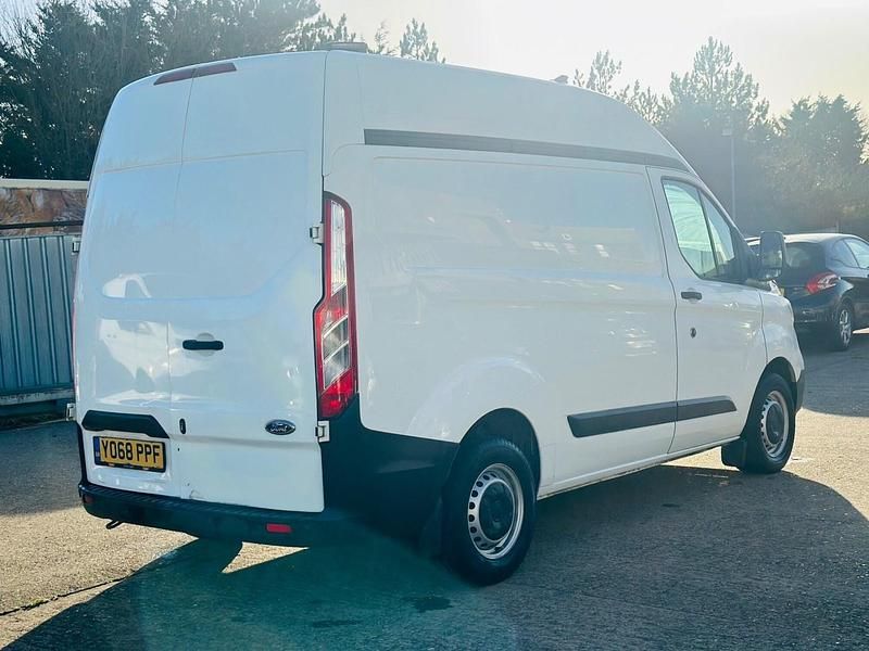 Used Ford Transit Custom 105 HP (77 kW) 2018 White Van