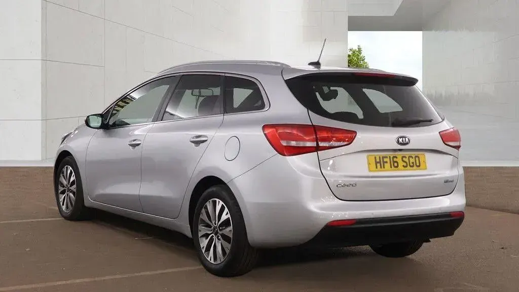 Used Kia Ceed 136 HP (100 kW) 2016 Silver Hatchback