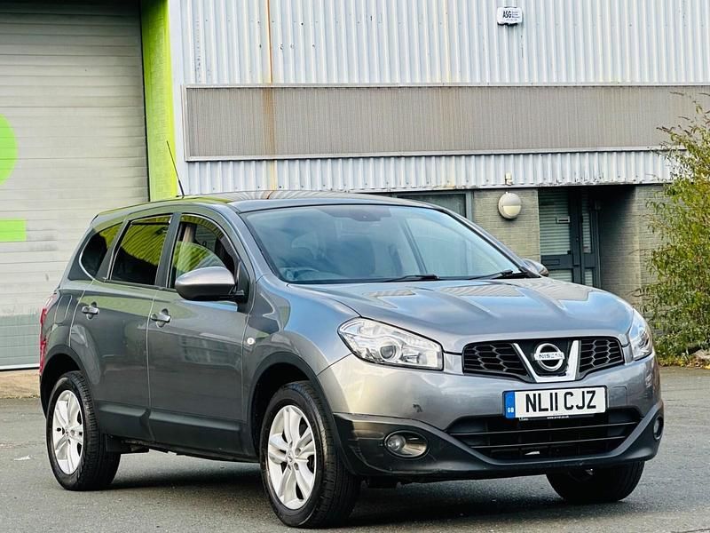 Grey Used 2011 Nissan Qashqai +2 Acenta SUV | £2,990 (Fair price) - Image 1/4