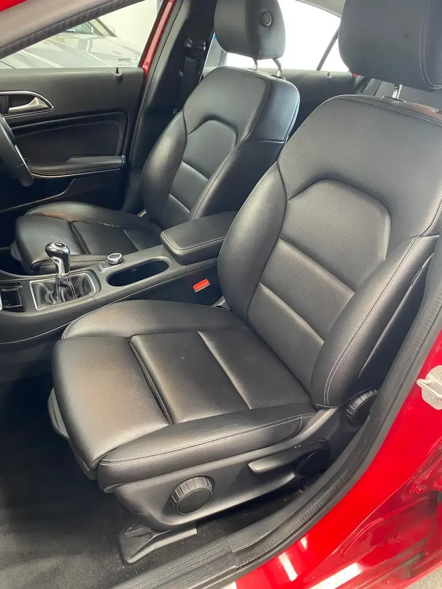 Używany Mercedes A180 Premium 2017 Czerwony Hatchback