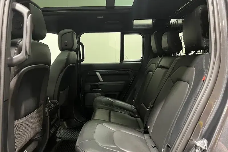 Used Land Rover Defender HSE Dynamic 245 HP (180 kW) 2023 Grey SUV
