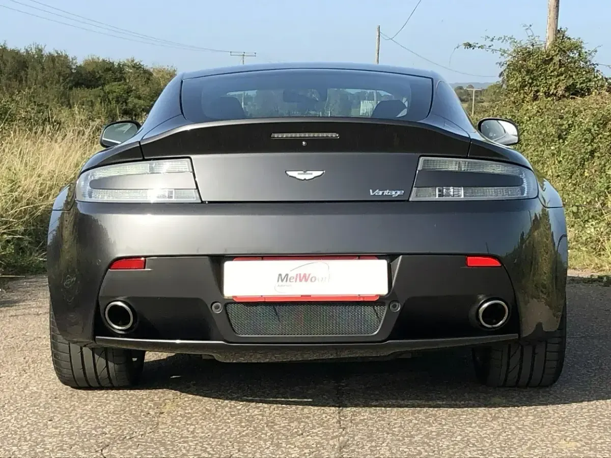 Used Aston Martin Vantage 420 HP (308 kW) 2013 Silver Coupe