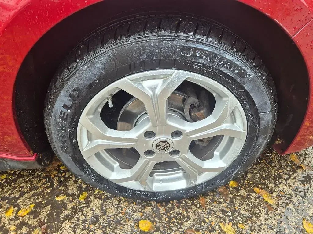 Käytetty MG MG3 Excite 106 HP (77 kW) 2021 Punainen Viistoperä