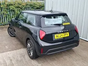 Used Mini Cooper Classic 204 HP (150 kW) 2024 Black Hatchback