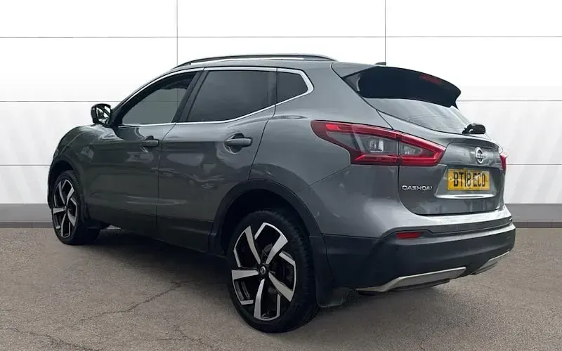Used Nissan Qashqai Tekna 116 HP (85 kW) 2018 Grey SUV