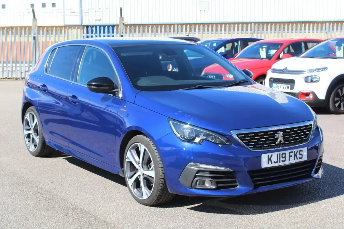 Używany Peugeot 308 GT-line 2019 Niebieski Hatchback