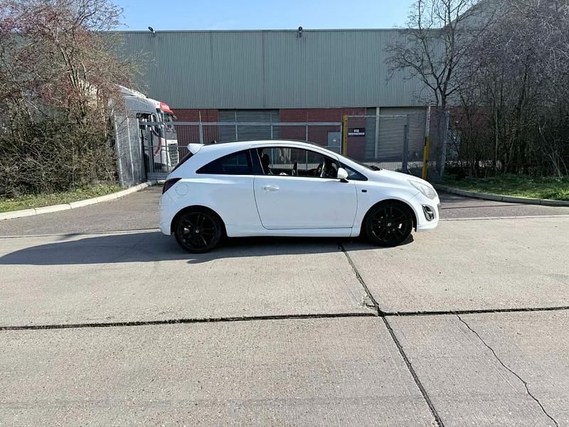 Used Vauxhall Corsa Edition 2012 White Hatchback
