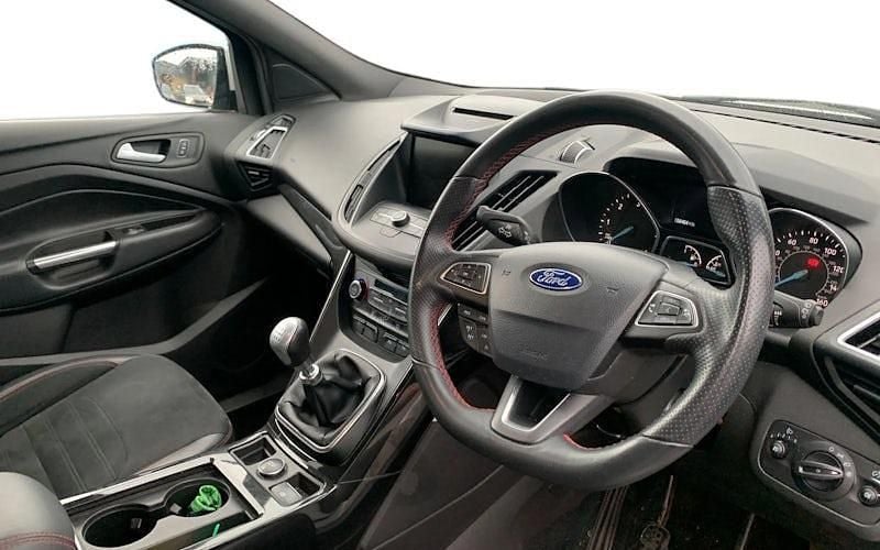 Used Ford Kuga ST-Line 150 HP (110 kW) 2019 White SUV