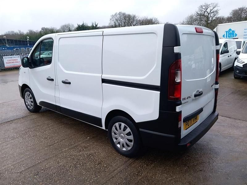 Used Renault Trafic Business 2021 White MPV