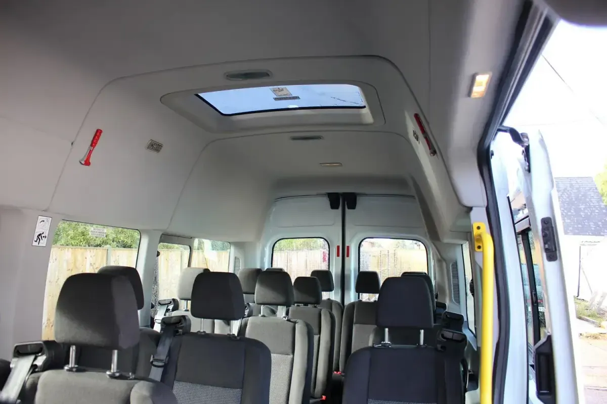 Usado Ford Transit 125 HP (91 kW) 2015 Branco Sedan