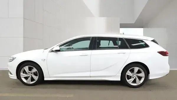 Used Vauxhall Insignia SRi 2017 White Estate