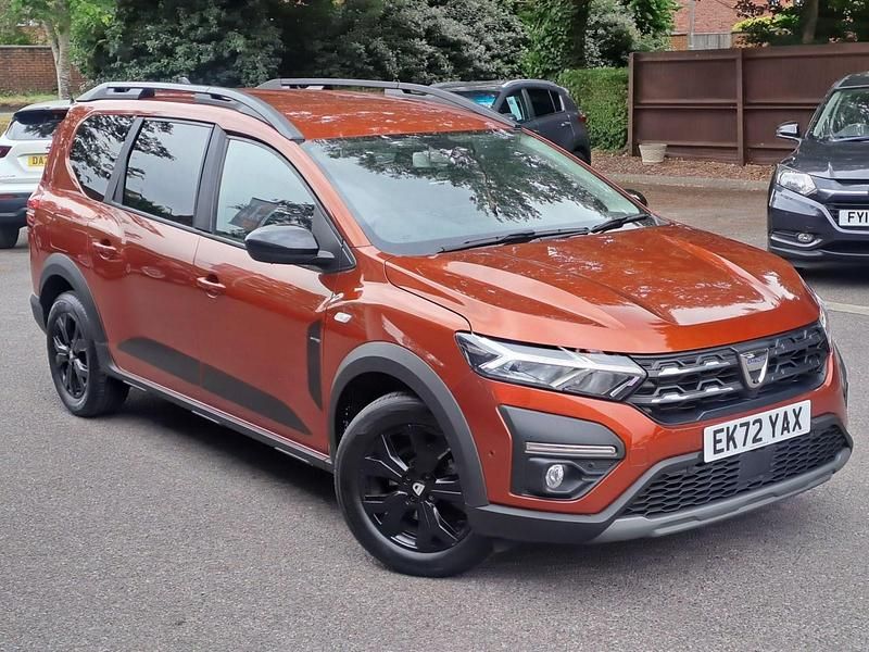 Brown Used 2022 Dacia Jogger Extreme MPV | £16,399 (Fair price) - Image 1/4