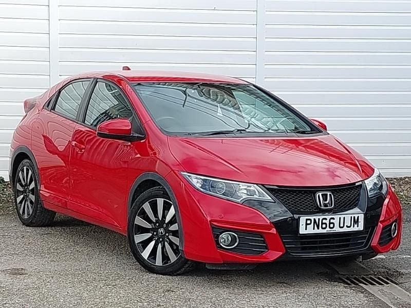 Used Honda Civic SE Plus 142 HP (104 kW) 2016 Red Hatchback