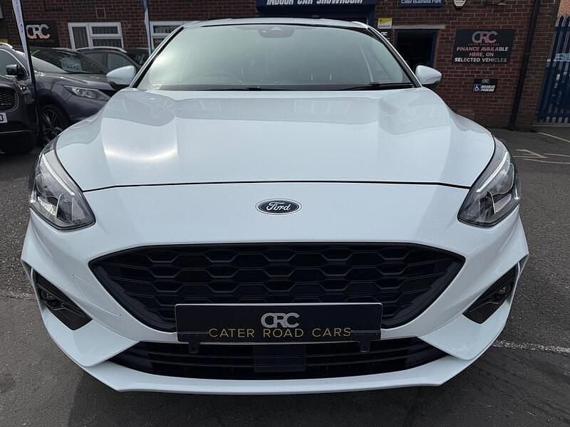 Used Ford Focus ST-Line 125 HP (91 kW) 2019 White Hatchback