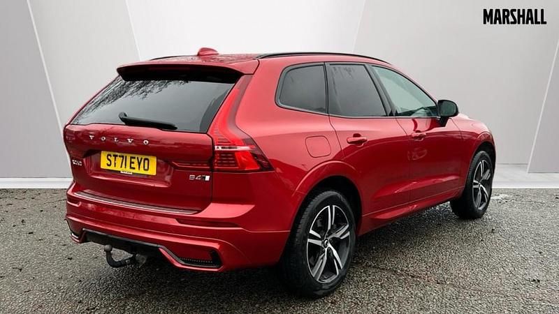 Used Volvo XC60 R-Design 197 HP (144 kW) 2021 Fusion red SUV