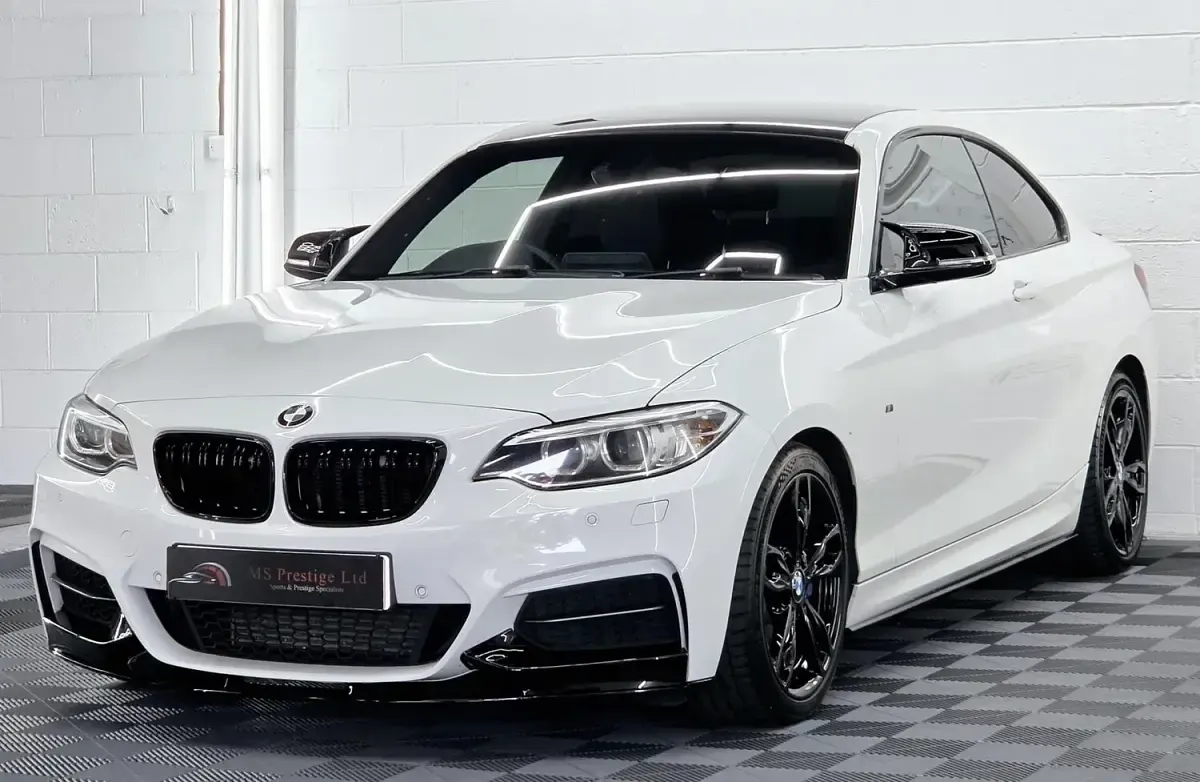 Used BMW M235 Comfort Edition 326 HP (239 kW) 2014 White Coupe