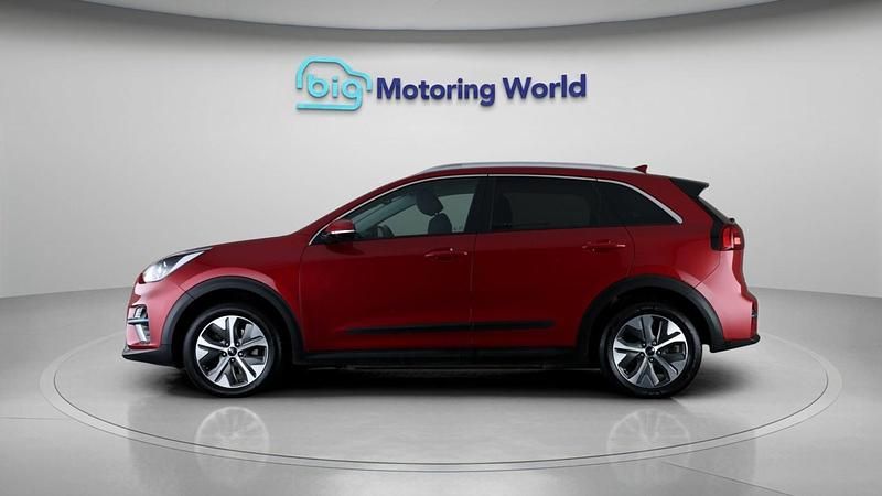 Used Kia Niro 150 kW (204 HP) 2022 Red SUV