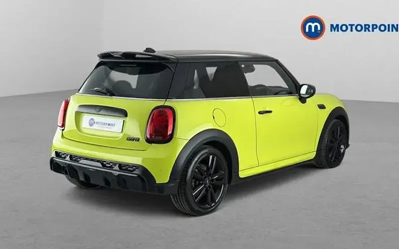 Used Mini Cooper Hatch 136 HP (100 kW) 2022 Yellow Hatchback
