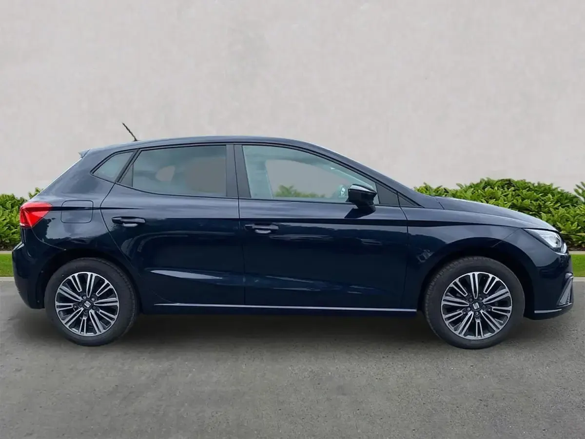 Usado Seat Ibiza SE 95 HP (69 kW) 2022 Azul Citadino