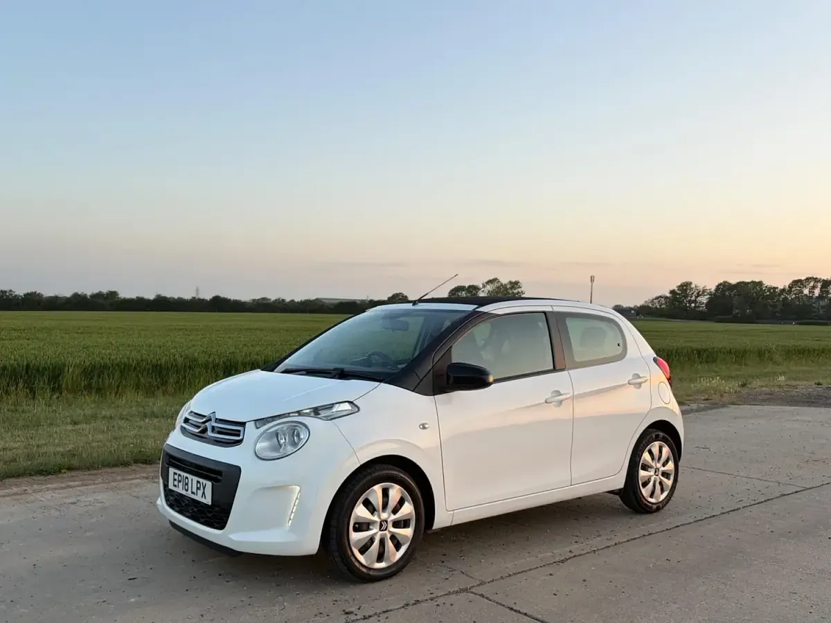 Used Citroën C1 Feel 68 HP (50 kW) 2018 White Hatchback