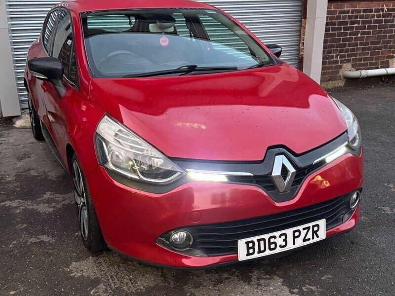 Red Used 2013 Renault Clio IV Dynamique Hatchback | £3,990 - Image 1/4