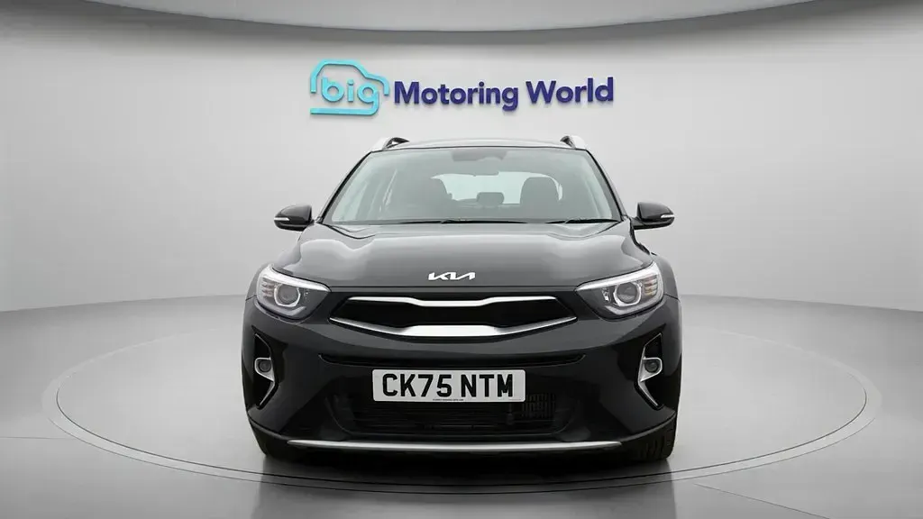 Usado Kia Stonic 98 CV (72 kW) 2025 Negro SUV