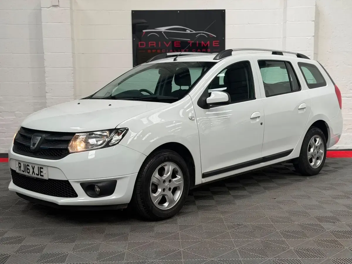 Used Dacia Logan MCV Lauréate 90 HP (66 kW) 2016 White Estate
