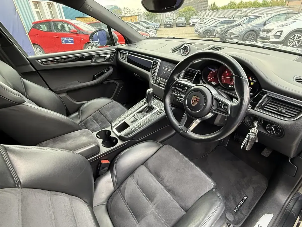 Used Porsche Macan 360 HP (264 kW) 2017 Grey SUV