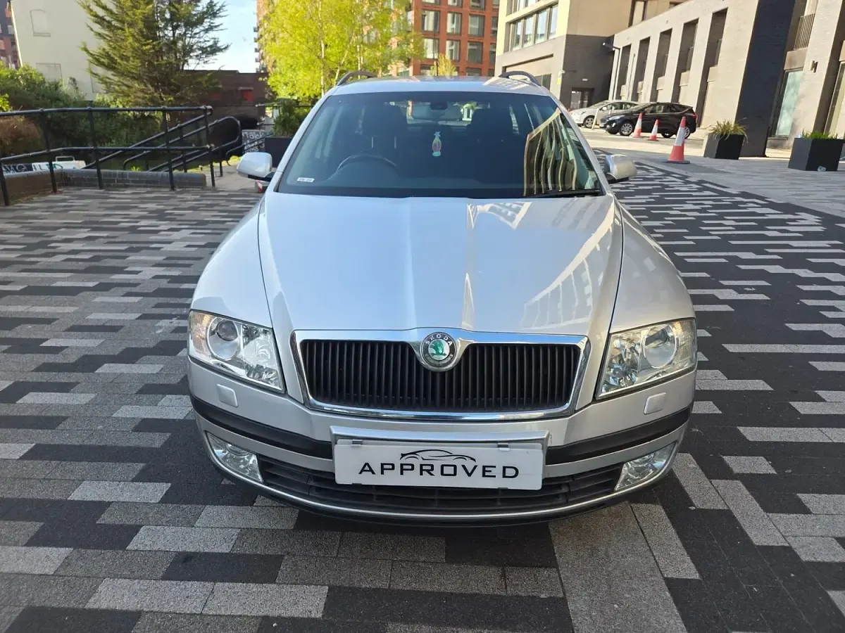 Used Skoda Octavia Elegance 140 HP (102 kW) 2005 Silver Estate