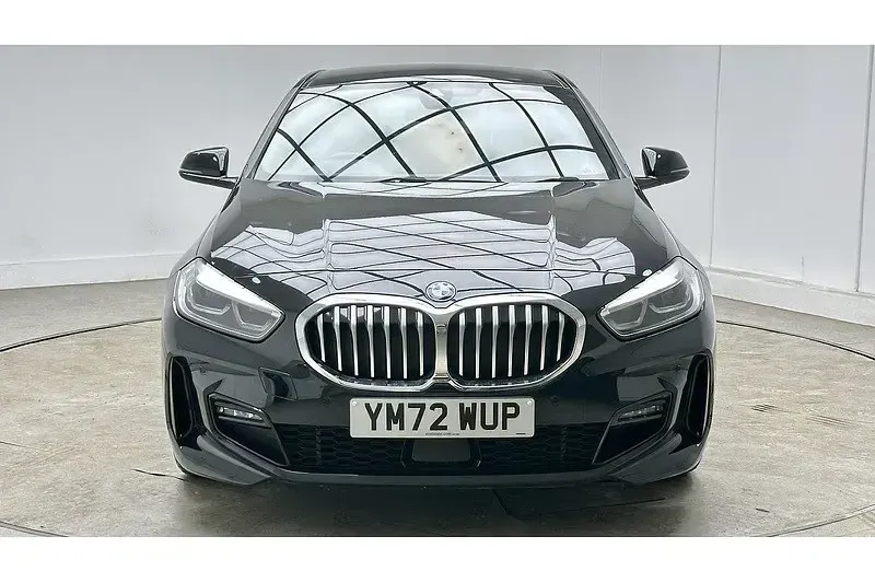 Second-hand BMW 118 M Sport 2023 Negru Hatchback