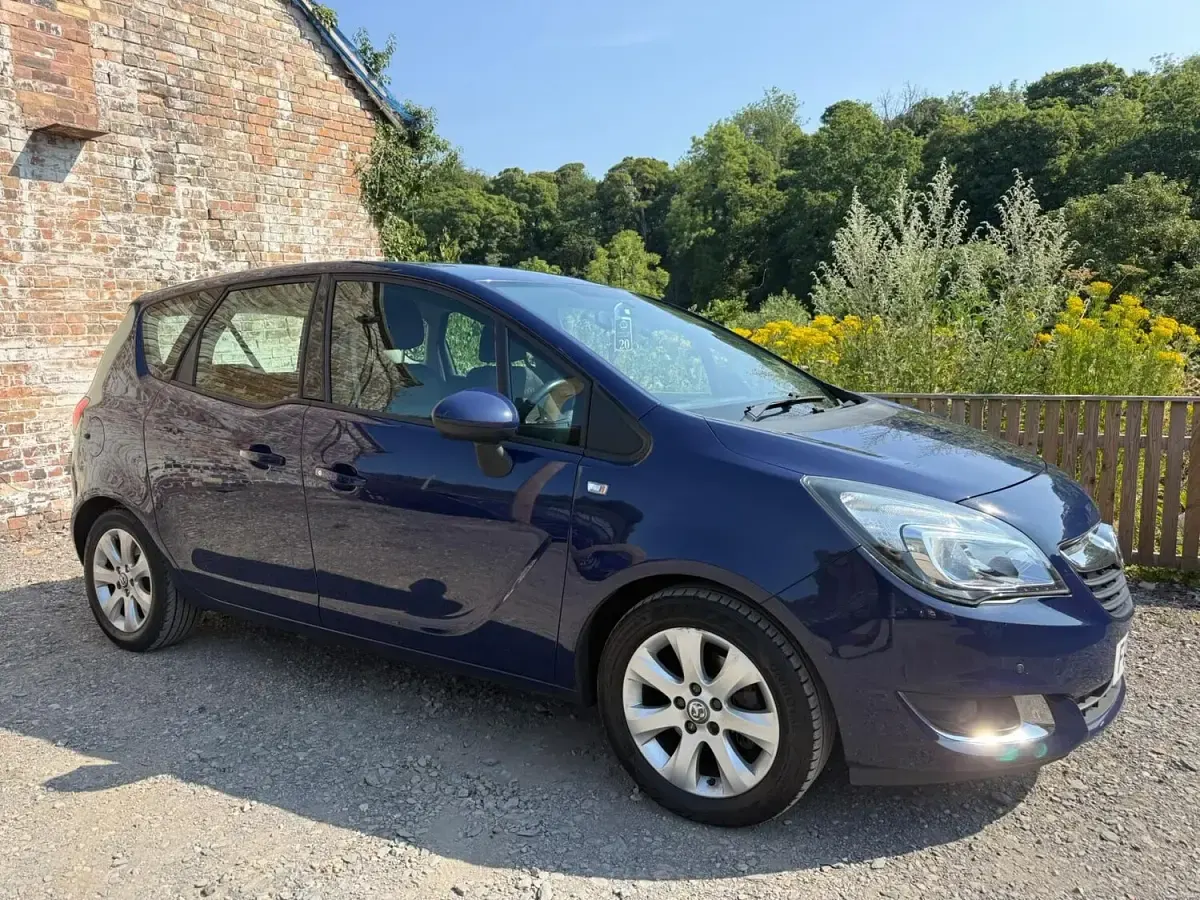 Used Vauxhall Meriva 99 HP (72 kW) 2016 Blue MPV
