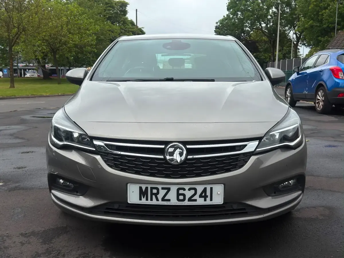 Used Vauxhall Astra SRi 136 HP (100 kW) 2017 Grey Hatchback