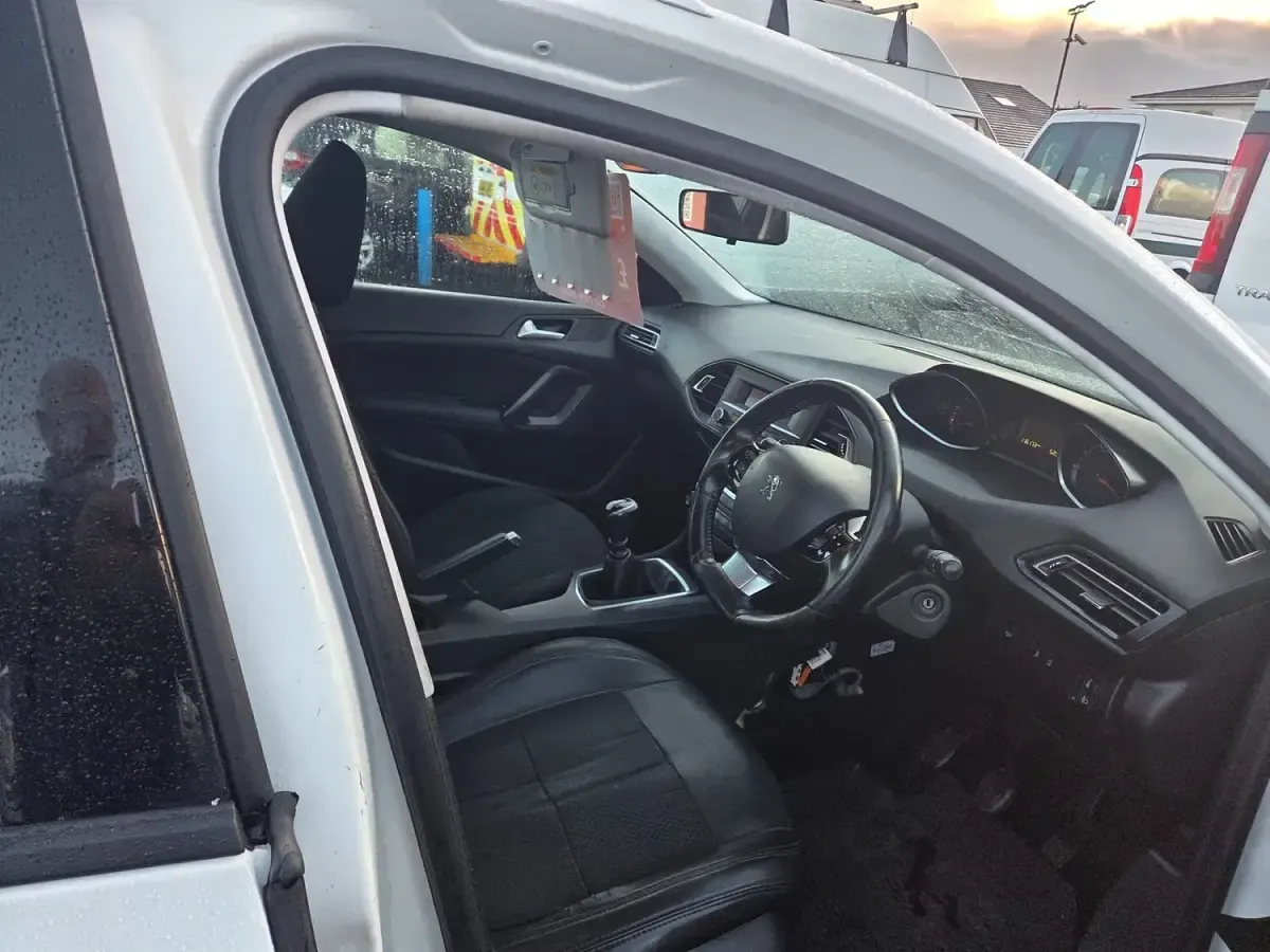 Used Peugeot 308 2020 White Estate