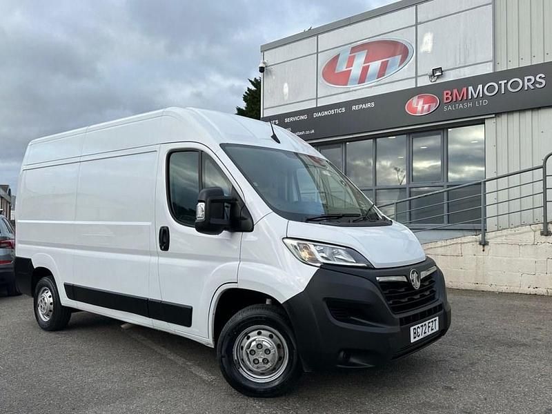 White Used 2023 Vauxhall Movano Edition Van | £12,995 (Fair price) - Image 1/4