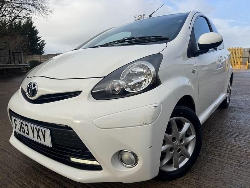 White Used 2013 Toyota Aygo Hatchback | £2,650 (Good price) - Image 1/4