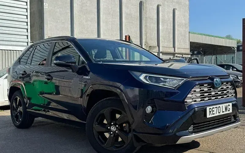 Usado Toyota RAV4 218 HP (160 kW) 2023 Carrinha